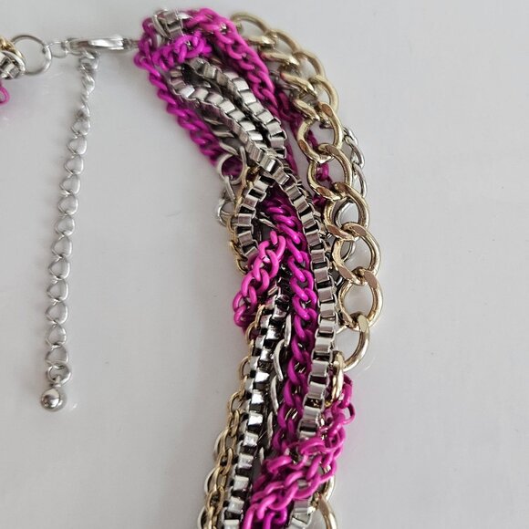 GORGEOUS MULTI CHAIN LINK NECKLACE! - Picture 4 of 4